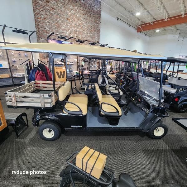 2023 Cushman® Shuttle™ 4 ELiTE Lithium Electric Photo in Staunton VA 24401