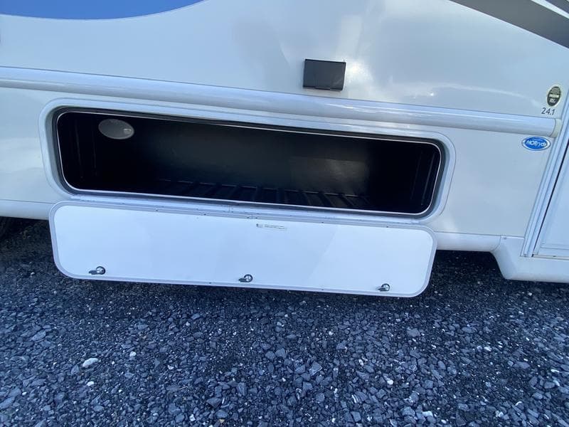 2022 Thor Motor Coach "TEST DRIVE BY APPOINTMENT" Vegas® RUV 24.1 Photo in Staunton VA 24401