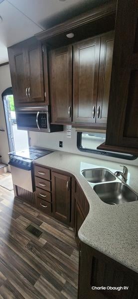 Pre-Owned 2017 Keystone RV Montana High Country 381TH - photo - 24