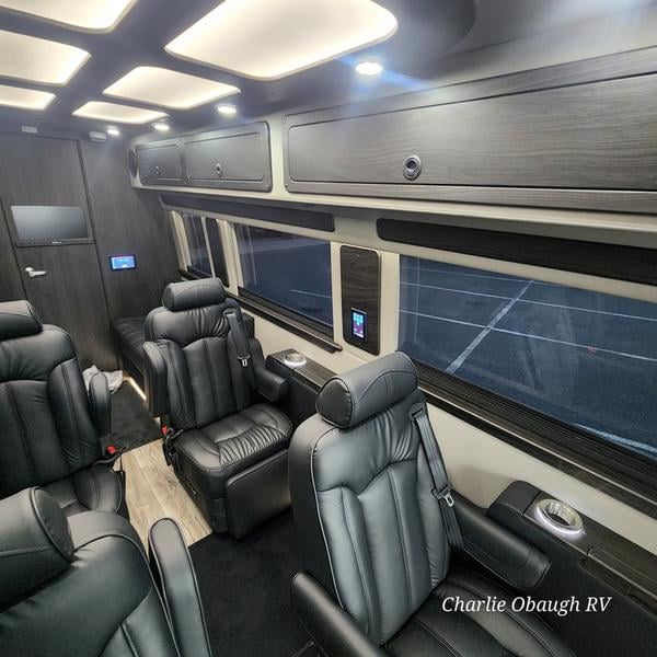 New 2025 Midwest Automotive Designs D6 - photo - 28