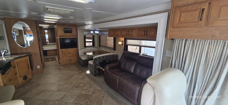 Pre-Owned 2008 Coachmen 386QS - photo - 5