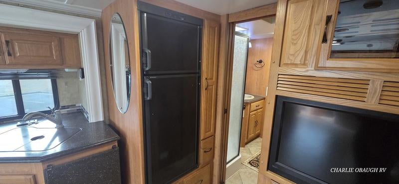 Pre-Owned 2008 Coachmen 386QS - photo - 18