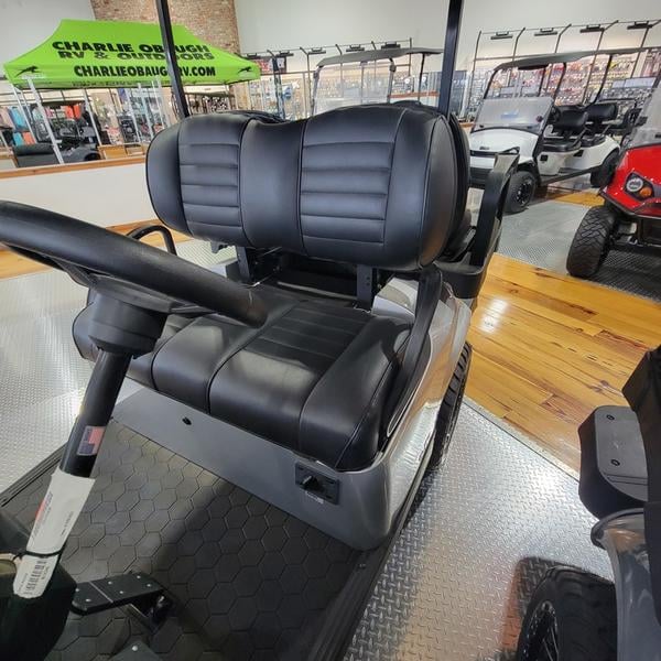 2024 E-Z-GO Express™ S4 ELiTE™ Lithium Platinum Photo in Staunton VA 24401