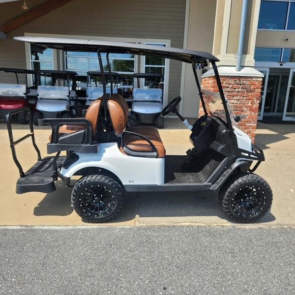 2025 E-Z-GO Express™ S4 Gas Bright White Photo in Staunton VA 24401