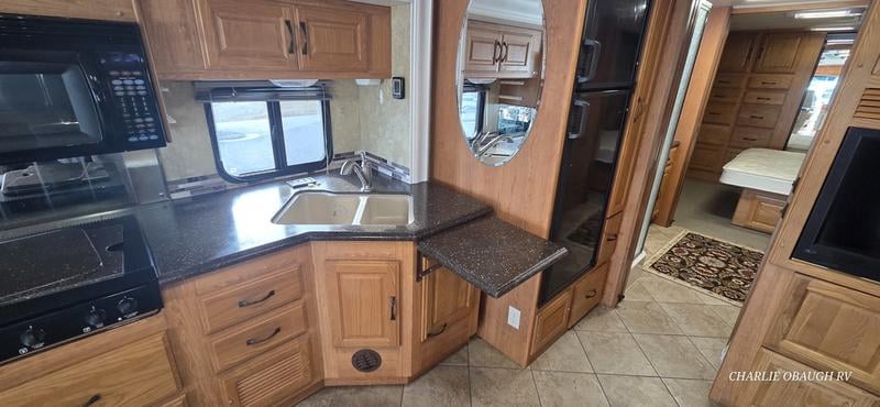 Pre-Owned 2008 Coachmen 386QS - photo - 10