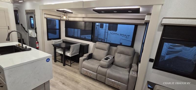 New 2026 Jayco North Point 377RLBH - photo - 12
