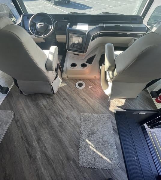 New 2024 Jayco Precept Prestige 36B - photo - 10