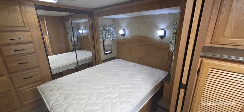 Pre-Owned 2008 Coachmen 386QS - photo - 23