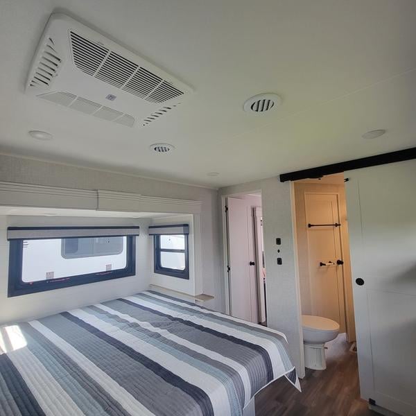 New 2024 Jayco Eagle 274FKDS - photo - 37