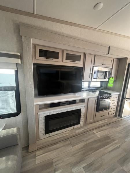 New 2023 Forest River Rockwood Signature 8294BS - photo - 23