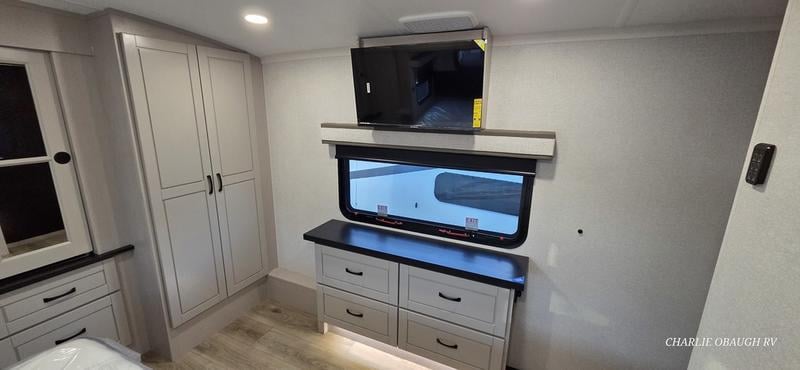 New 2026 Jayco North Point 377RLBH - photo - 30