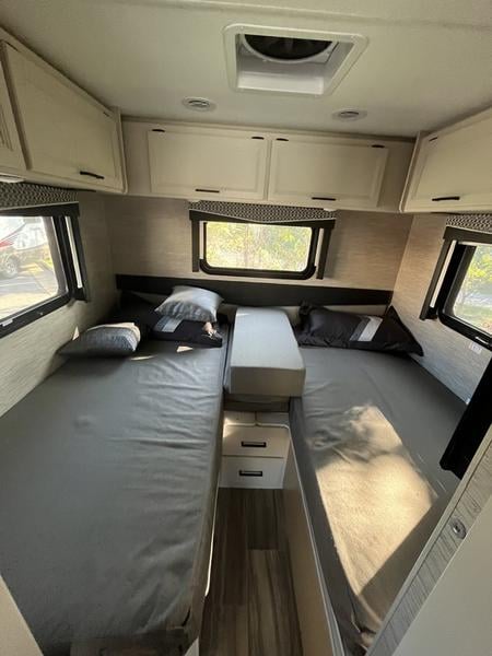 Pre-Owned 2022 Thor Motor Coach Vegas® RUV 24.1 - photo - 20