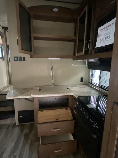 Pre-Owned 2018 Grand Design Reflection 150 Series Fifth-Wheel 230RL - photo - 22