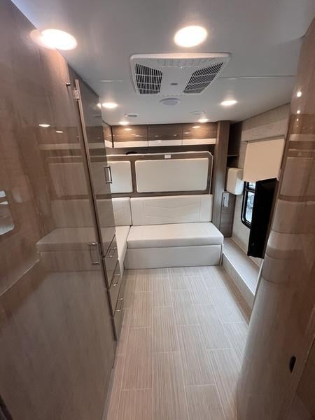 New 2023 Jayco Melbourne Prestige 24NP - photo - 25