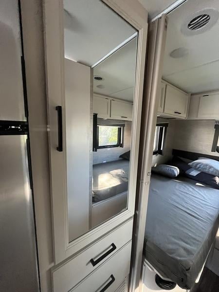 Pre-Owned 2022 Thor Motor Coach Vegas® RUV 24.1 - photo - 19