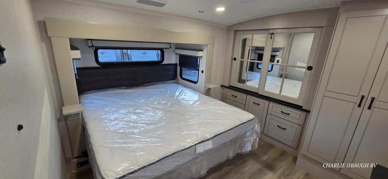 New 2026 Jayco North Point 377RLBH - photo - 28