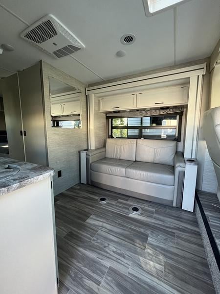 Pre-Owned 2022 Thor Motor Coach Vegas® RUV 24.1 - photo - 8