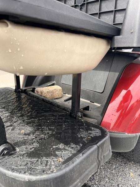 Pre-Owned 2019 E-Z-GO RXV® Electric - photo - 5