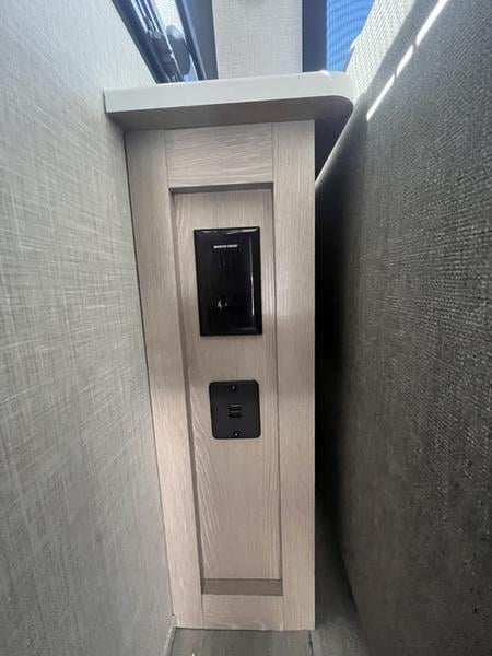 New 2023 Forest River Rockwood Signature 8294BS - photo - 20