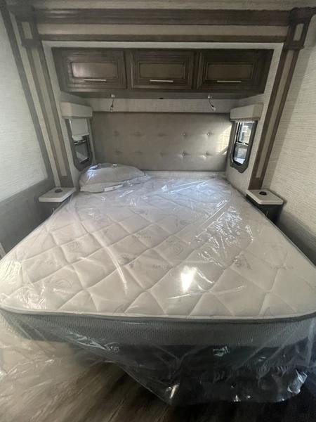 New 2024 Jayco Precept Prestige 36B - photo - 16