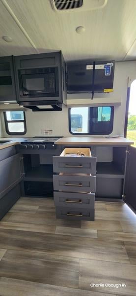 New 2025 Forest River IBEX Travel Trailers 25RLSS - photo - 15