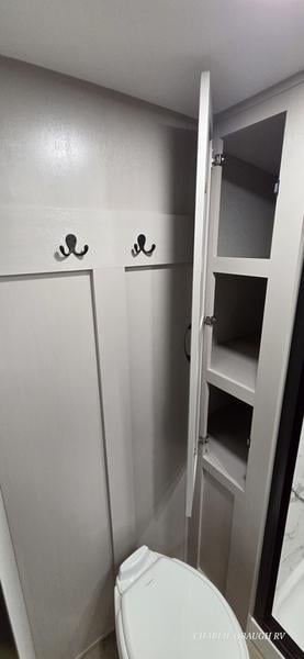 New 2026 Jayco North Point 377RLBH - photo - 47