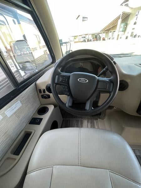 Pre-Owned 2022 Thor Motor Coach Vegas® RUV 24.1 - photo - 11