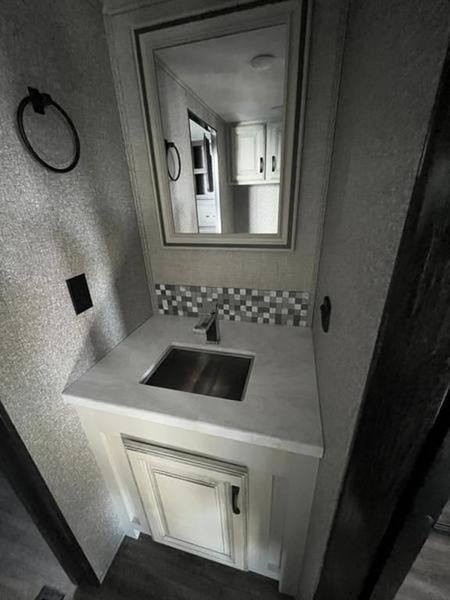 New 2023 Jayco North Point 373BHOK - photo - 24