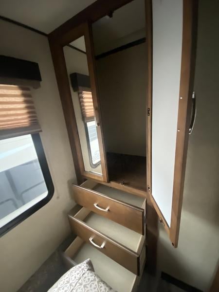 Pre-Owned 2018 Grand Design Reflection 150 Series Fifth-Wheel 230RL - photo - 25