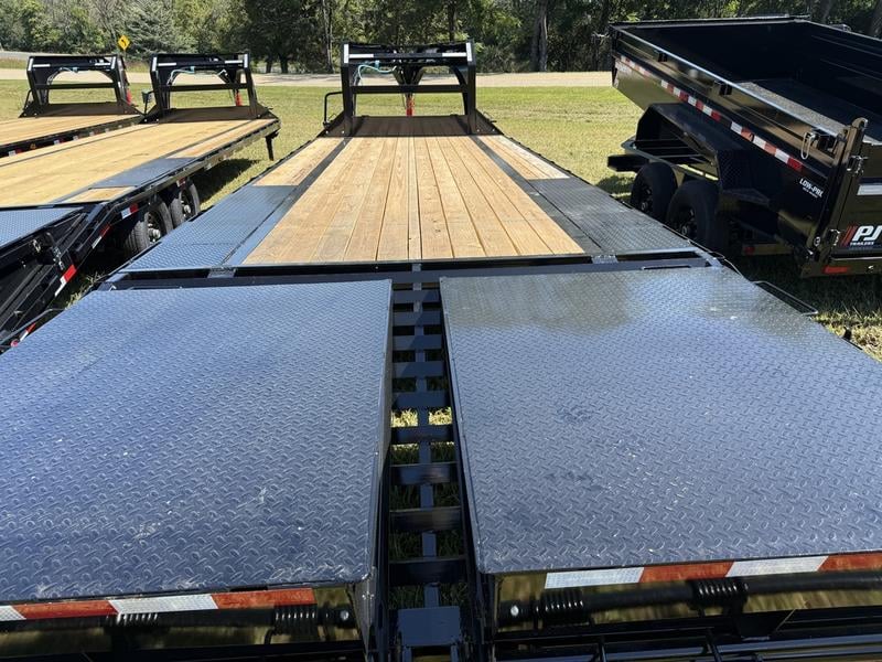 New 2026 PJ Trailers LS: Low-Pro Flatdeck with Singles LSQ2572BSWK - photo - 8