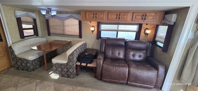 Pre-Owned 2008 Coachmen 386QS - photo - 7