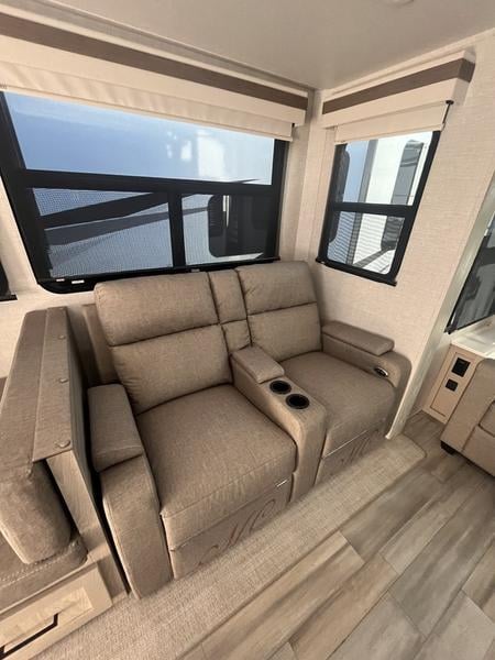 New 2023 Forest River Rockwood Signature 8294BS - photo - 16