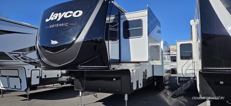 2026 Jayco Seismic 395 Photo in Staunton VA 24401