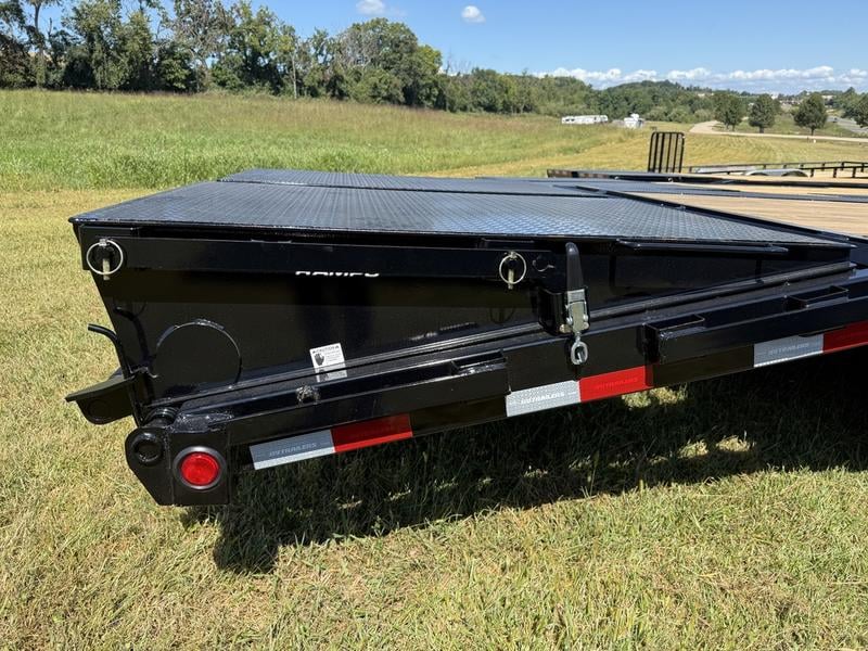 New 2026 PJ Trailers LS: Low-Pro Flatdeck with Singles LSQ2572BSWK - photo - 5