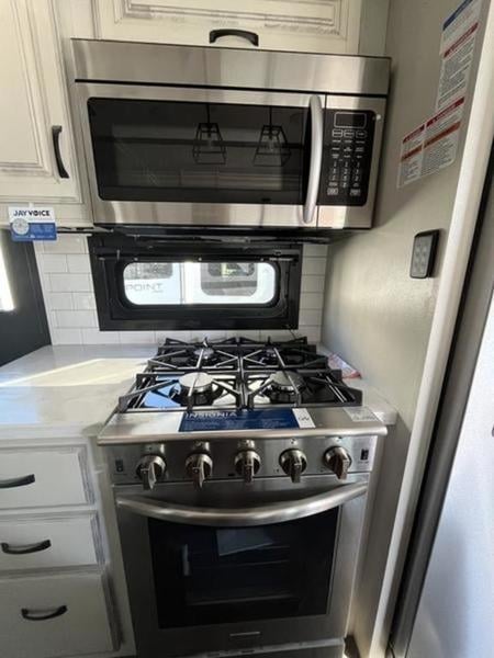 New 2023 Jayco North Point 373BHOK - photo - 20