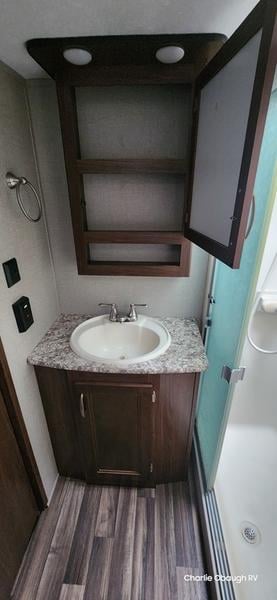 Pre-Owned 2017 Keystone RV Montana High Country 381TH - photo - 34