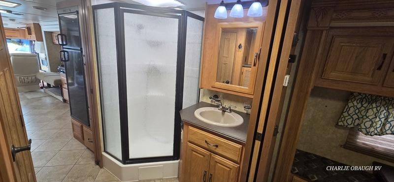 Pre-Owned 2008 Coachmen 386QS - photo - 19