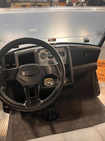 New 2025 E-Z-GO S4 ELITE - photo - 8