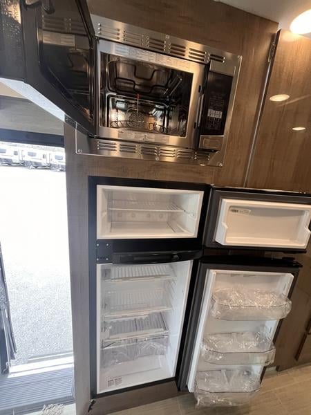 New 2023 Jayco Melbourne Prestige 24NP - photo - 20