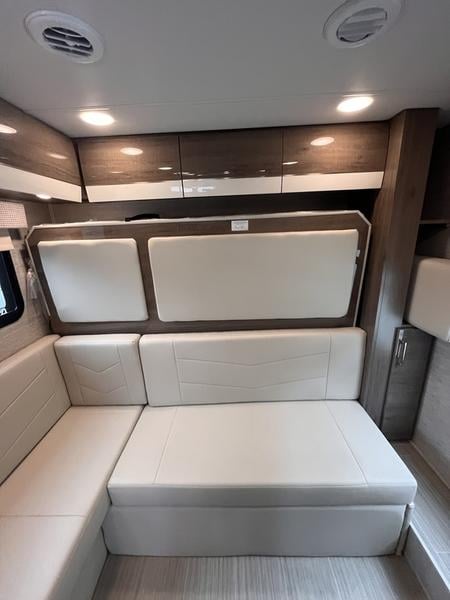 New 2023 Jayco Melbourne Prestige 24NP - photo - 33