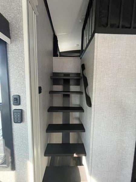 New 2023 Jayco North Point 373BHOK - photo - 12