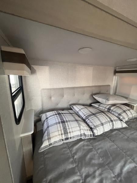 New 2023 Forest River Rockwood Signature 8294BS - photo - 49