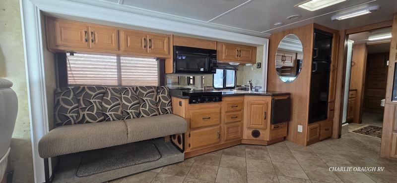 Pre-Owned 2008 Coachmen 386QS - photo - 8