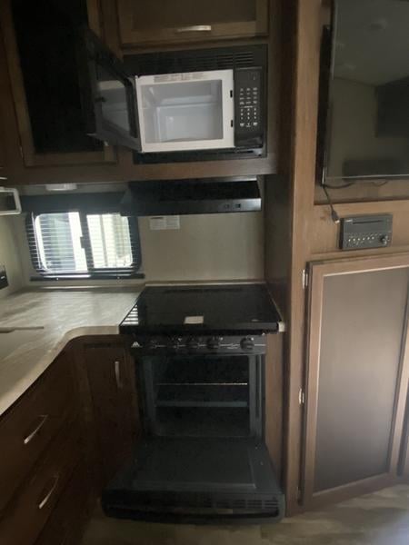 Pre-Owned 2018 Grand Design Reflection 150 Series Fifth-Wheel 230RL - photo - 21
