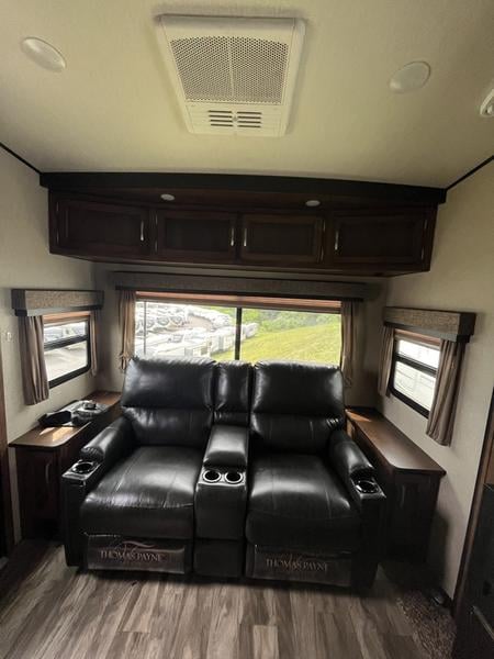 Pre-Owned 2018 Grand Design Reflection 150 Series Fifth-Wheel 230RL - photo - 7