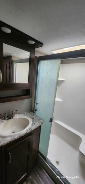 Pre-Owned 2017 Keystone RV Montana High Country 381TH - photo - 35