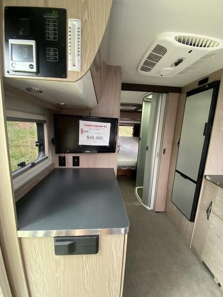 Pre-Owned 2020 nuCamp AVIA - photo - 31