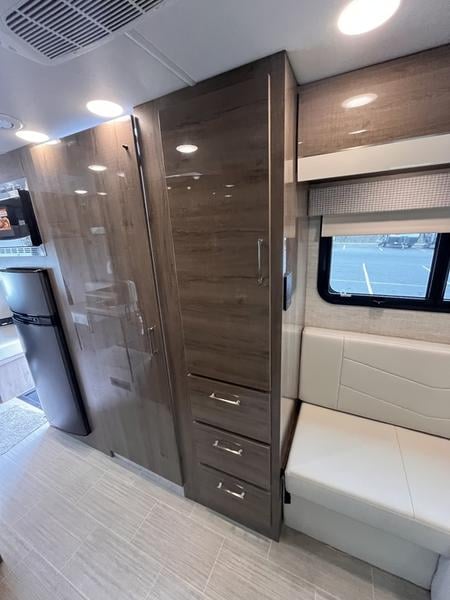 New 2023 Jayco Melbourne Prestige 24NP - photo - 28