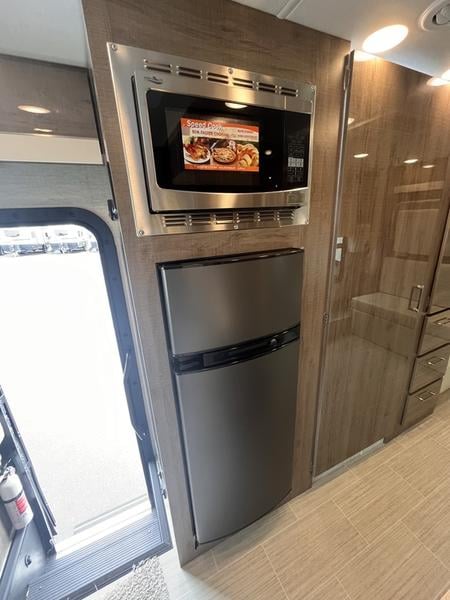 New 2023 Jayco Melbourne Prestige 24NP - photo - 19