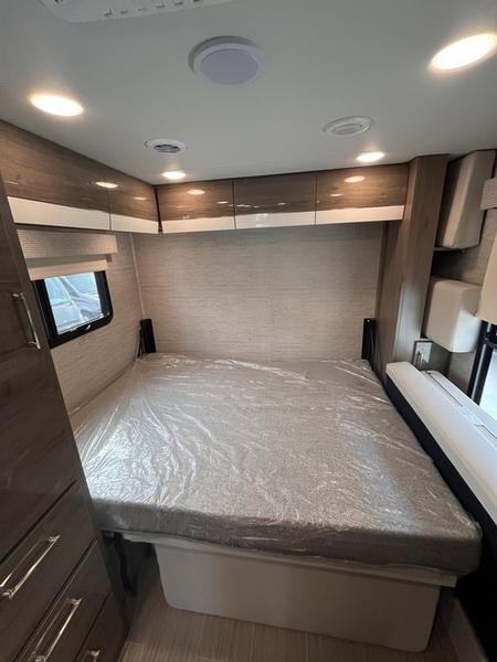 New 2023 Jayco Melbourne Prestige 24NP - photo - 37